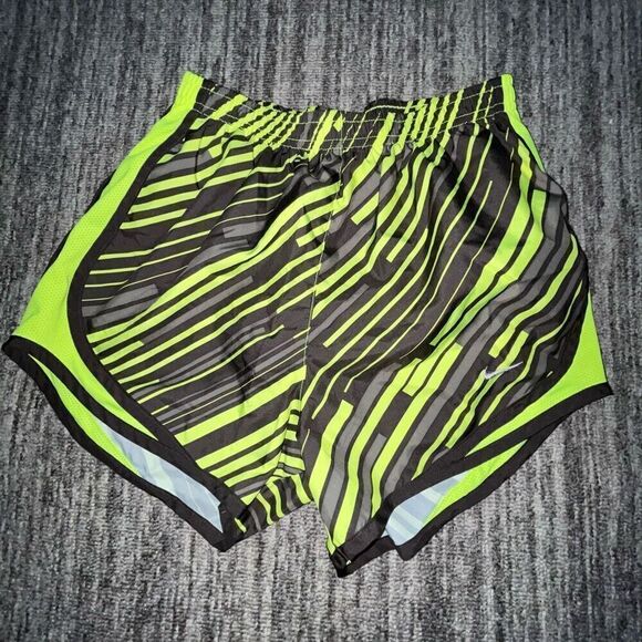 Nike Women’s Sz Sm Reflective No Drawstring Athletic Running Shorts Green Gray - Picture 1 of 5
